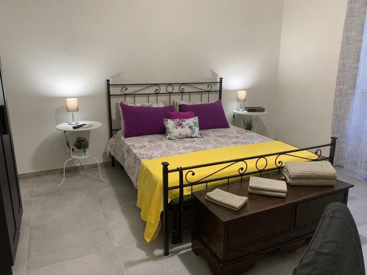 Aus Holiday Catania Villa Esterno foto